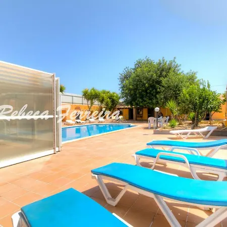 Nyaraló Villas2go2 Countryvilla *